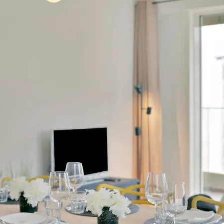 Huswell - Bright, Modern With Terrace Near Apartmán *